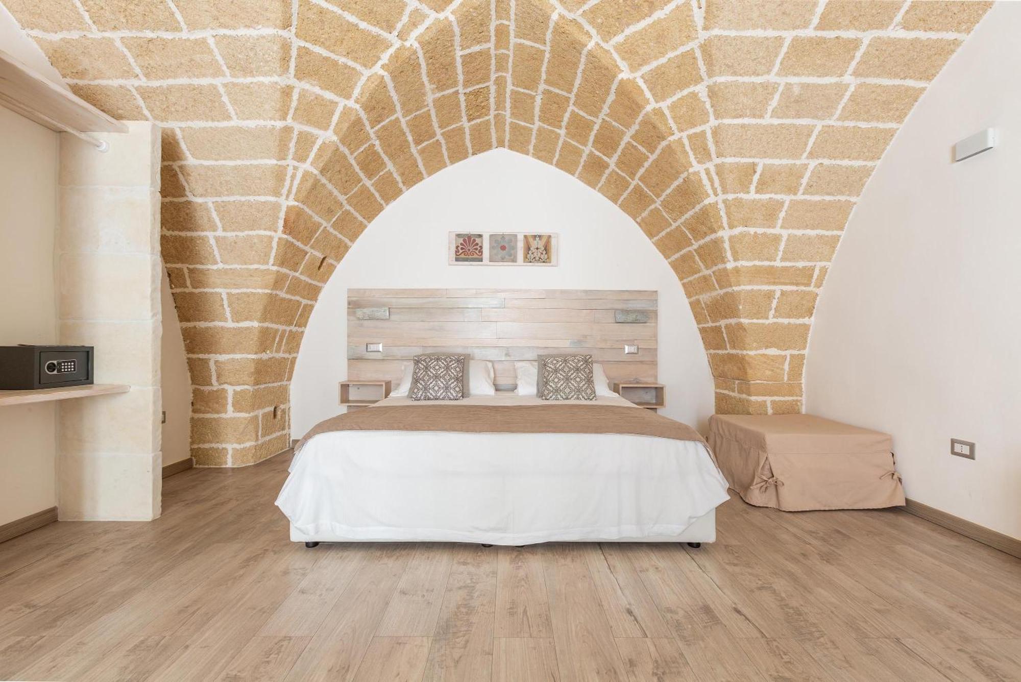 Clara Domus Bed & Breakfast กัลลีโปลี ภายนอก รูปภาพ