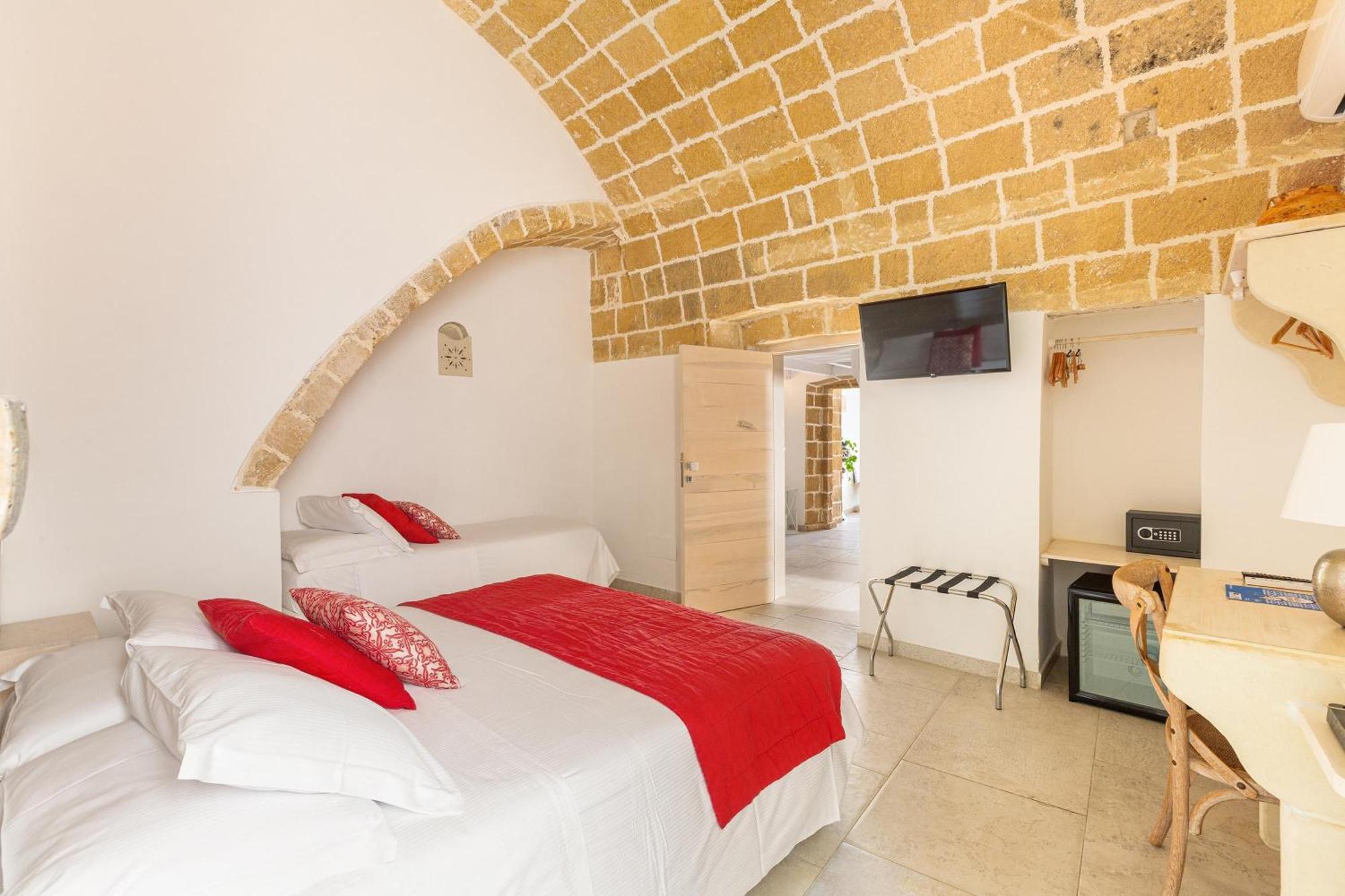 Clara Domus Bed & Breakfast กัลลีโปลี ภายนอก รูปภาพ